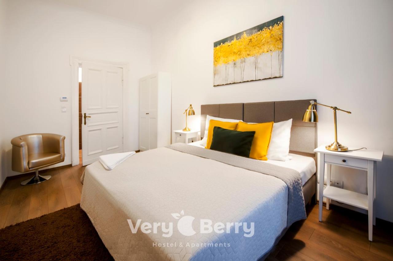 Very Berry - Garbary 27 - Apartament Z Balkonem, Old City, Check In 24H Appartement Poznań Buitenkant foto